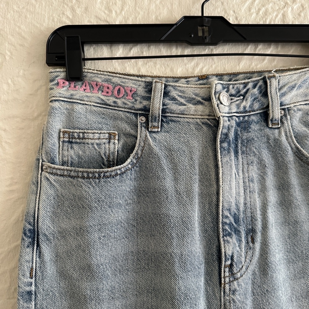 Playboy by PacSun Pink Bunny Logo Booty Rip 90s Light Wash Jeans 26 High Rise - Picture 5 of 9